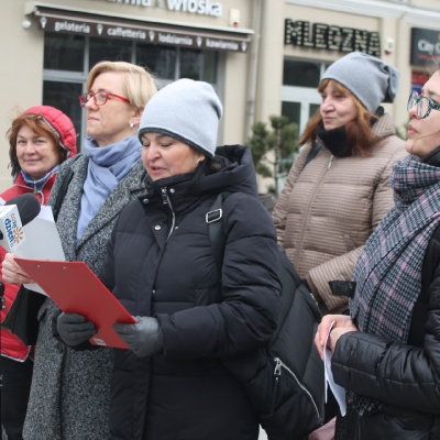 Konferncję otwiera Dorota Wiśniewska